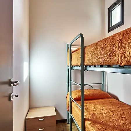 Aparthotel Columbia 3*